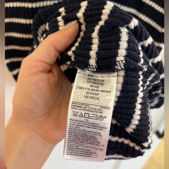 GAP Ribbed bodycon dress - like new 🤍💙 - Picture 7 of 7